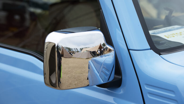 【’22 JIMNY JB64】ブルーの2トーンボディで、ちょいカワ路線にカスタム。