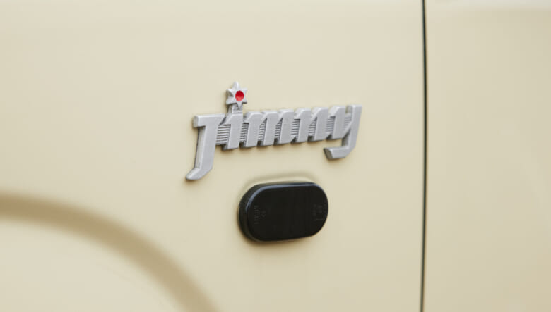 【’19 JIMNY JB64】シンプルなフロントが、迫力ある足元を強調!!