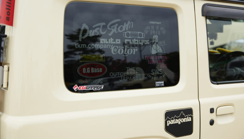 【’19 JIMNY JB64】シンプルなフロントが、迫力ある足元を強調!!