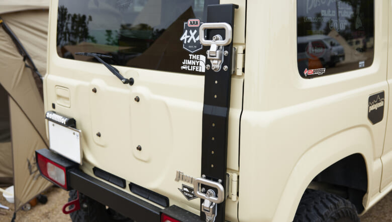 【’19 JIMNY JB64】シンプルなフロントが、迫力ある足元を強調!!