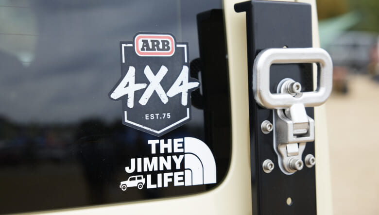 【’19 JIMNY JB64】シンプルなフロントが、迫力ある足元を強調!!