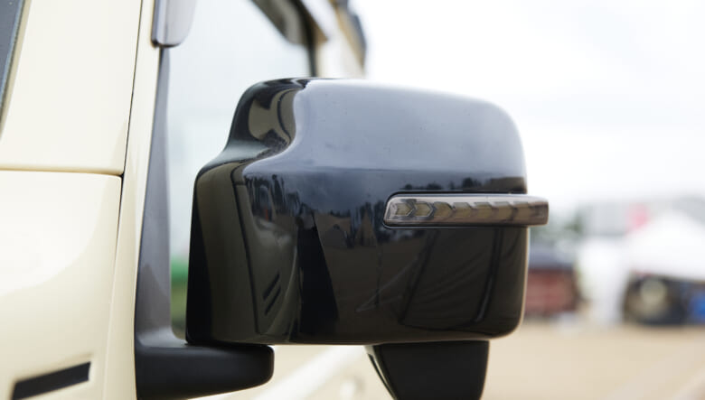 【’19 JIMNY JB64】シンプルなフロントが、迫力ある足元を強調!!