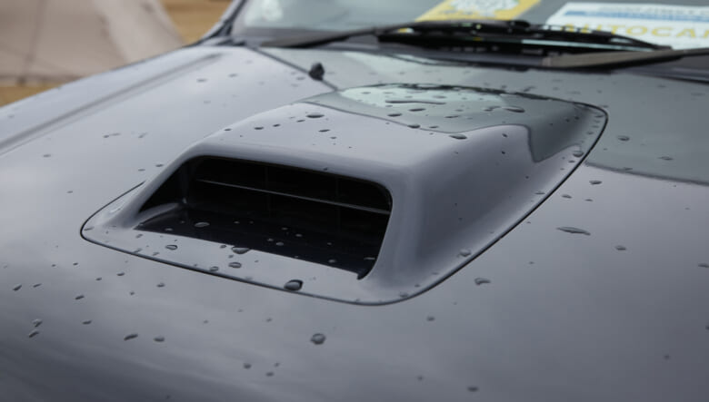 【’11 JIMNY JB23】フル装備の上位モデルを、走りも楽しめるMT車で。