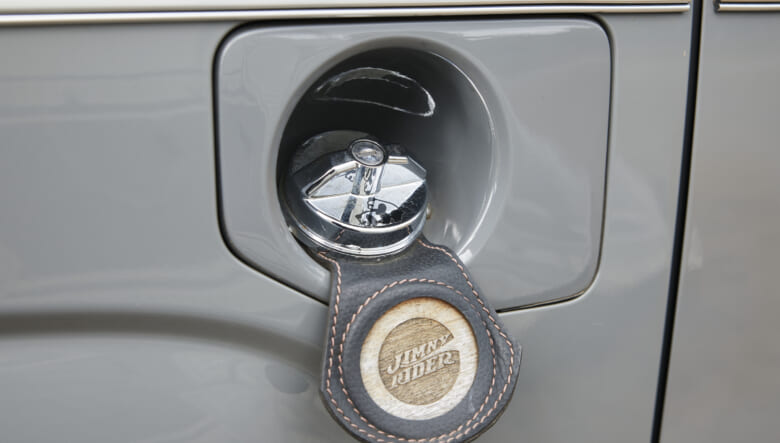 【’22 JIMNY JB64】DIYのステッカーを多用し、USAクラシックを目指す。