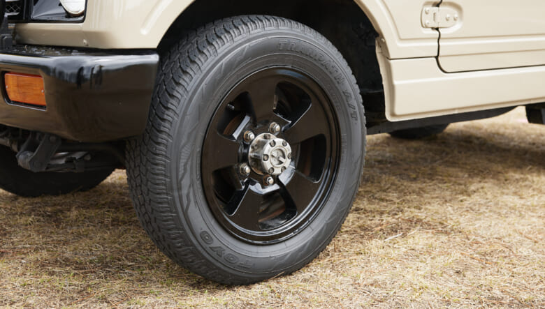 【’95 JIMNY JA11】高級感を醸す、こだわりのボディカラーがポイント。