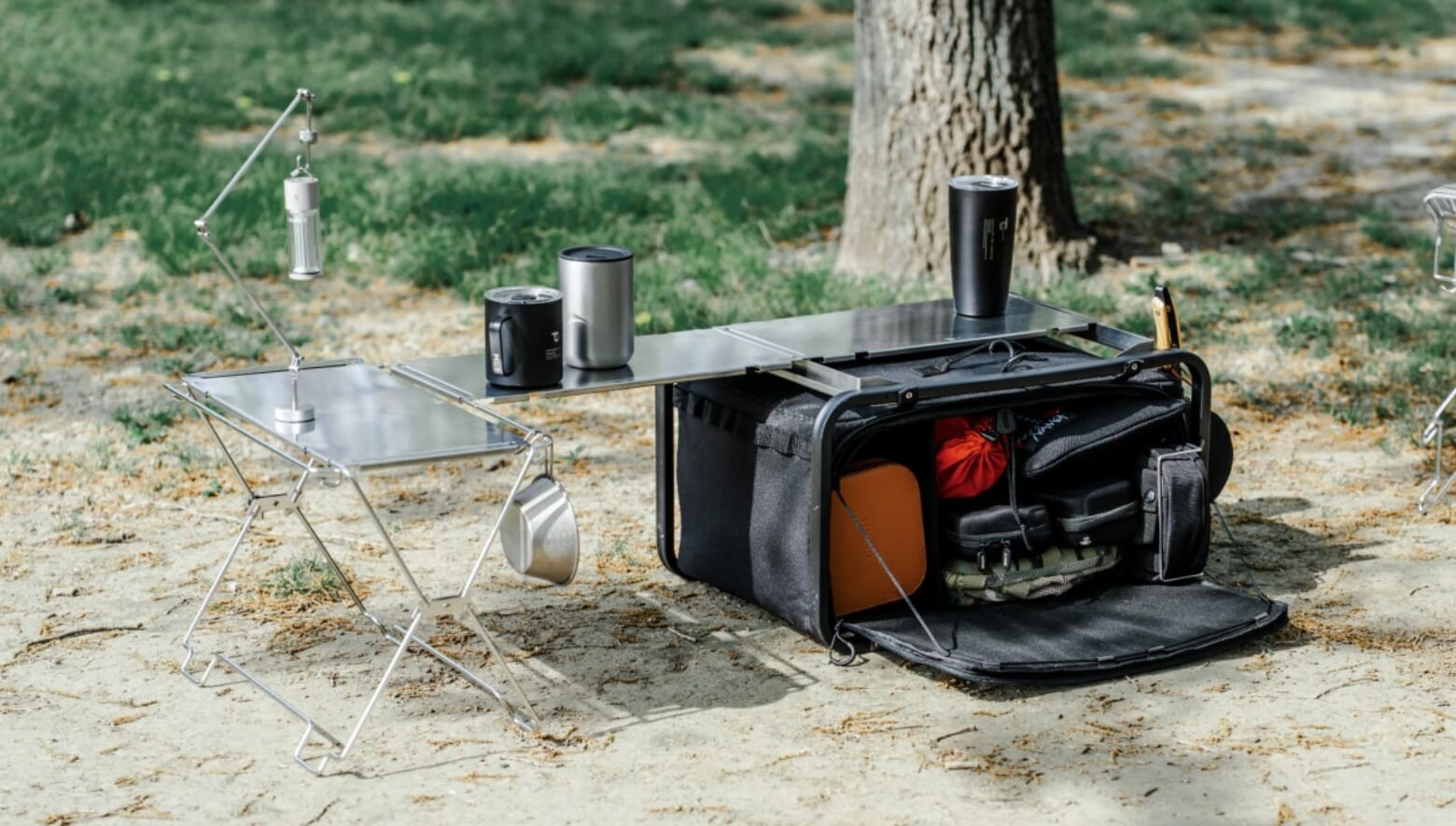 トウキョウクラフトから、技アリなコンテナと正統派スリーピングマット