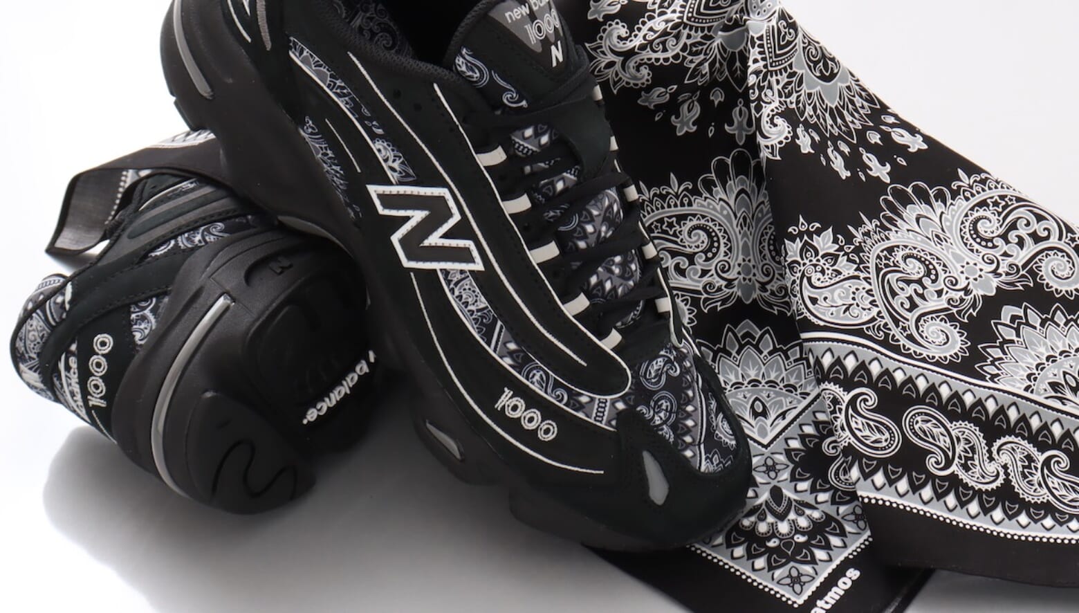ニューバランスの名機 M1000をバンダナ柄でデコったアトモス別注が発進