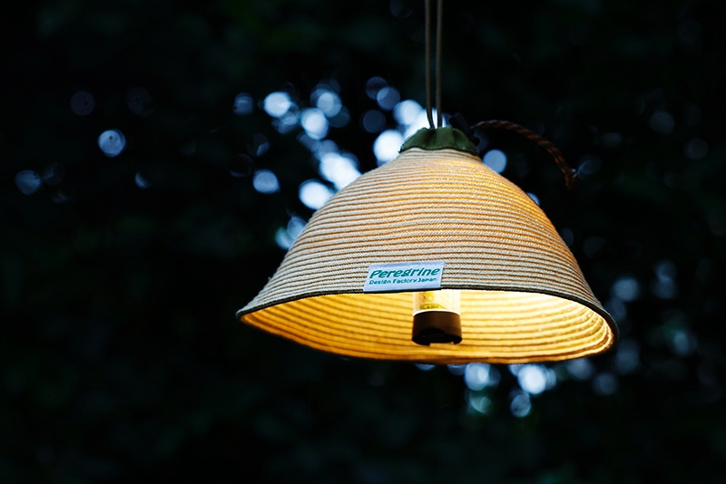 手作りランプ 麦わらデザインが、夏の気分盛り上げる。ペレグリンファニチャーのLED