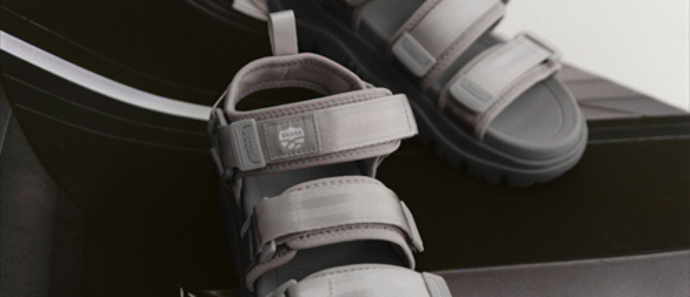 サンダルの名門、シャカ。旅・フェス・キャンプにもマッチする最新3