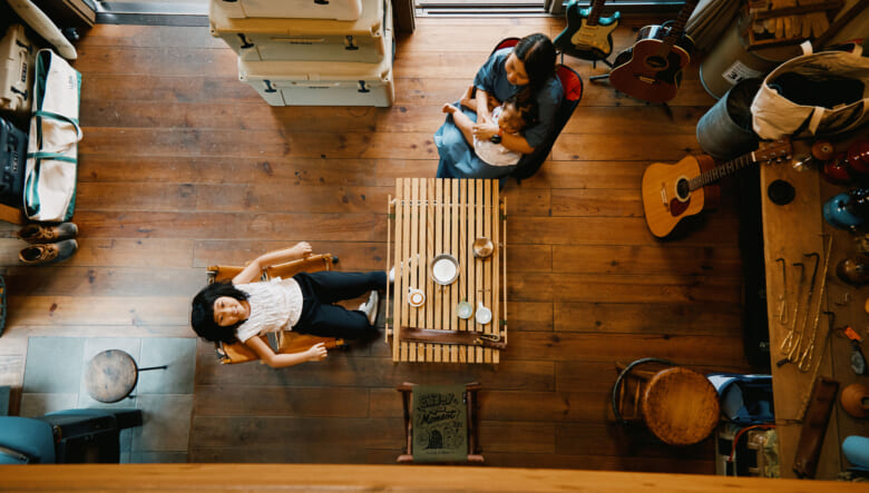 思わず好きなモノを並べたくなる！ こだわりキャンパーのBESS「 カントリーログ」体験。