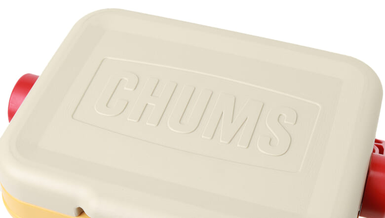 チャムスのお手軽クーラーが大小サイズで揃い踏み。ドリンクホルダーが便利でキャッチー！