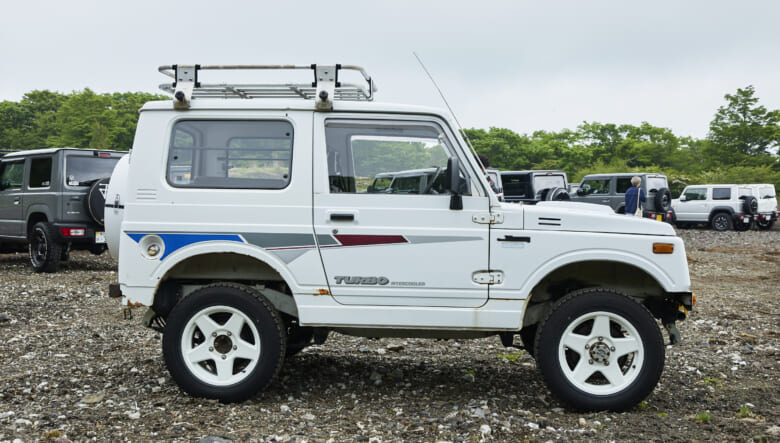 【’91 JIMNY JA11】当時のペイントそのままで、父親から受け継いだ名車。