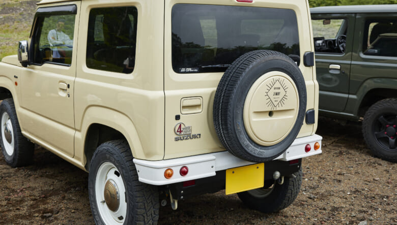【’20 JIMNY JB64】家族が楽しく乗れるよう、ちょいレトロにカスタム。