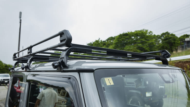 【’23 JIMNY JB64】さり気なくオレンジカラーを取り入れた、アーリーテイスト。