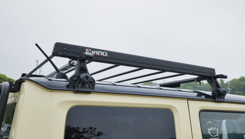 【’22 JIMNY SIERRA JB74】3ドアのクルマに乗り継ぎ、インテリアも充実させる。