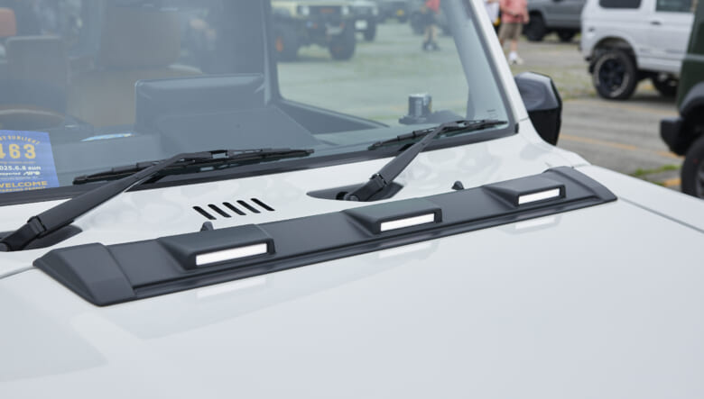 【’24 JIMNY SIERRA JB74】モノトーンで統一した、アーバンライクなルックス。