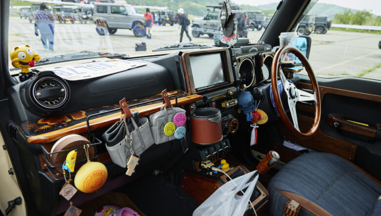 【’20 JIMNY JB64】乗り味にもこだわりアリ！JA11風デーカルにも注目。