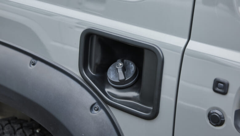 【’21 JIMNY SIERRA JB74】タクティカルな色使いで、ワイルドなシエラを実現！