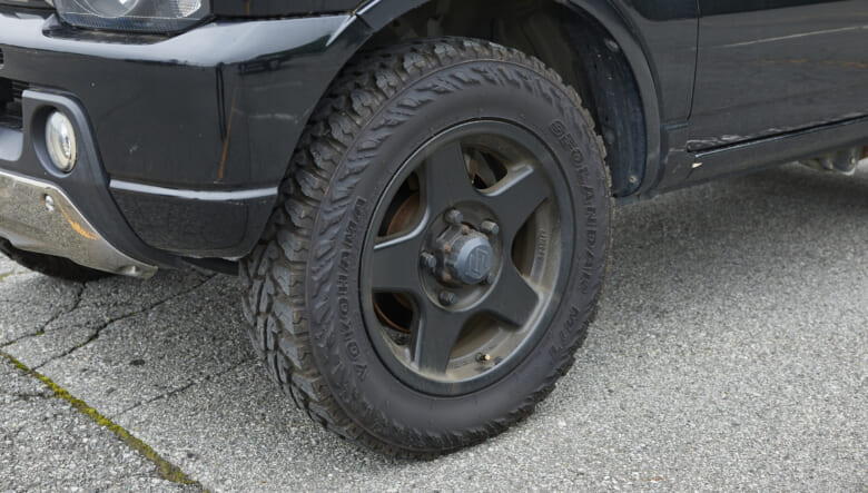 【’14 JIMNY JB23】未舗装路走行も問題なし！丸いボディのオフロード車。