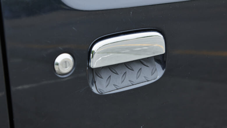 【’14 JIMNY JB23】未舗装路走行も問題なし！丸いボディのオフロード車。