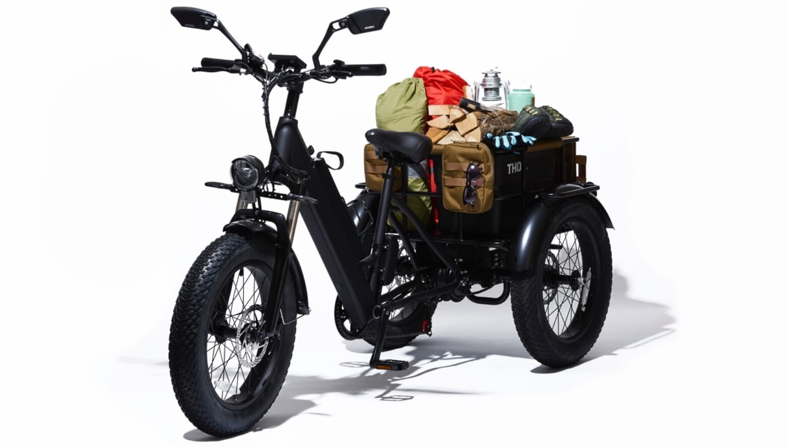 バイクでも、クルマでもない新たなチョイス。高機能3輪ビークルがGO