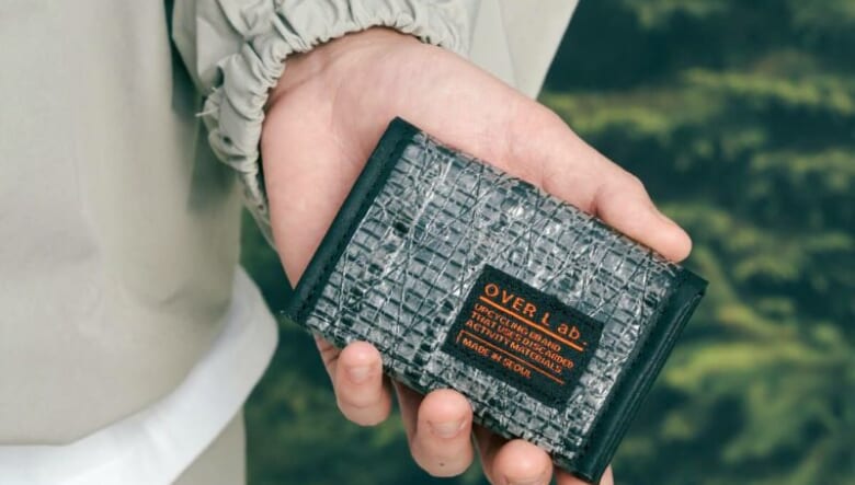 テントやヨットの生地が身近なアイテムに転生！　韓国発ブランド「オーバーラボ」が上手にアップサイクル。