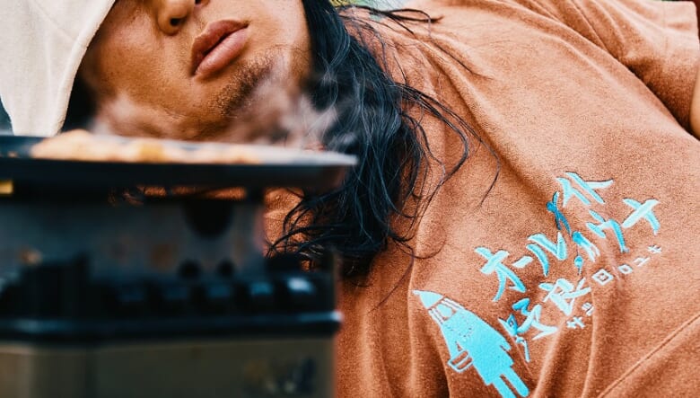 サウナの伝道師『サウナ田ヒロユキ』氏とフリークスストアがタッグを結成！　館内着やハットなどが目白押し。