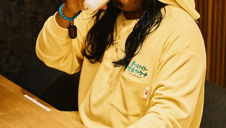 サウナの伝道師『サウナ田ヒロユキ』氏とフリークスストアがタッグを結成！　館内着やハットなどが目白押し。