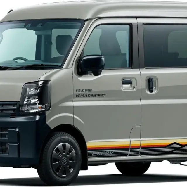 u*8様 納車前外し 送料無料 エブリィ Jリミテッド 純正 LED ヘッドライ 専用LEDヘッドライトで眼力アップ！ スズキの軽商用車「エブリイ」に