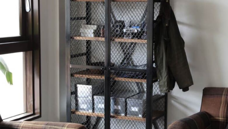 ギアや工具の格納は、CRASH GATEのラギッドな“メッシュラック”にお任せ！