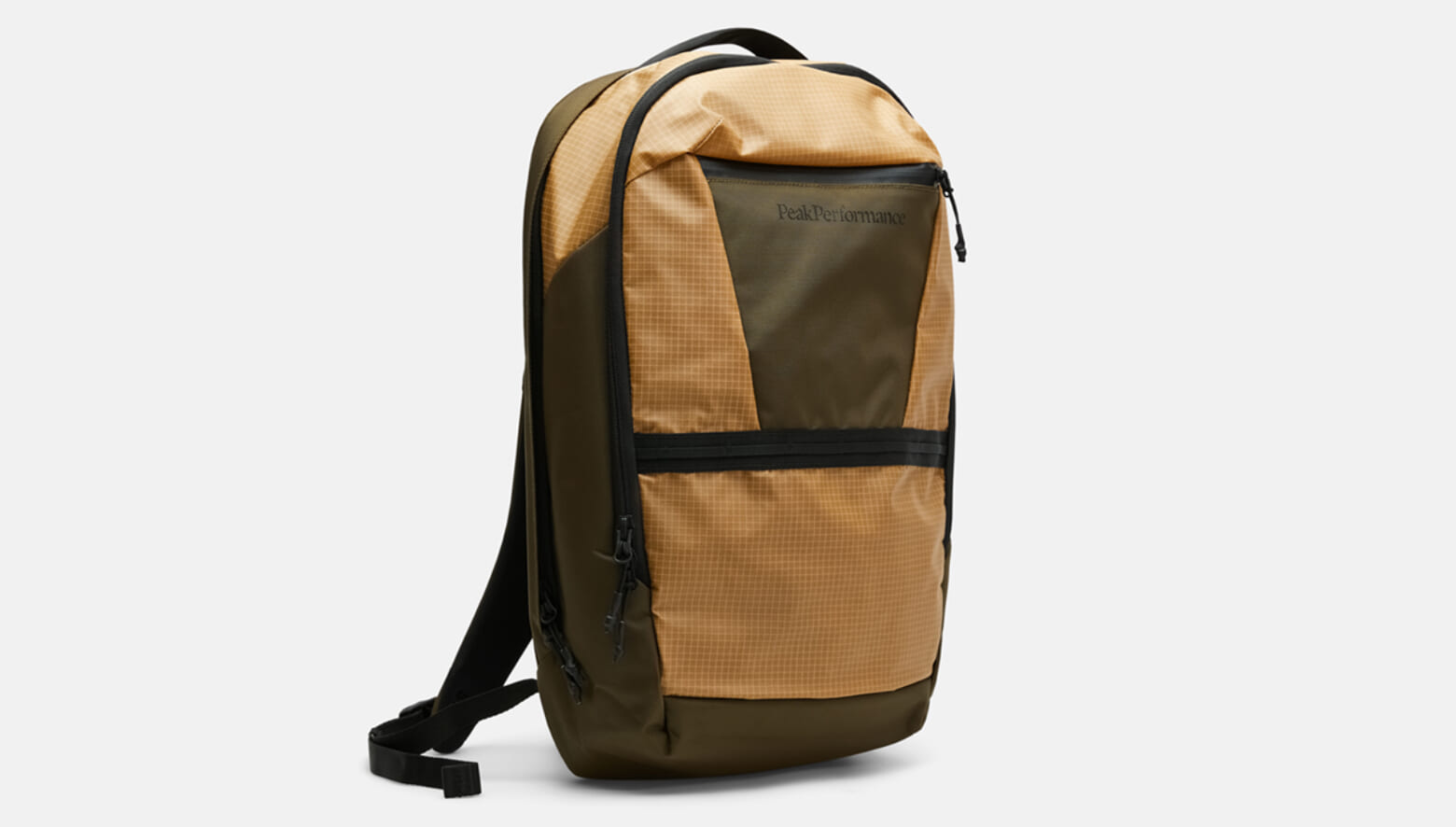 ピークパフォーマンスの新作バッグは、意外性たっぷりなビジネス