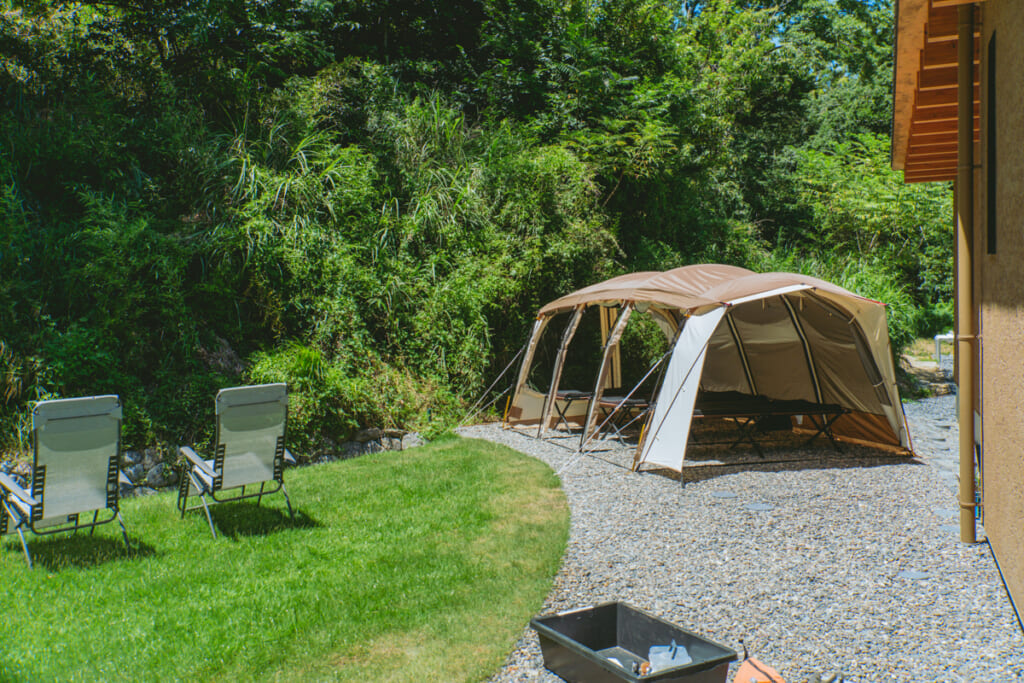 SATOYAMA TERRACEの整えるテントとマットレス