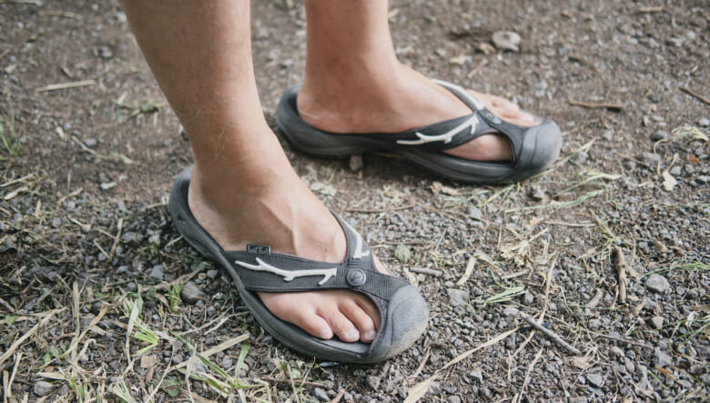 紫のペイズリー柄でオトナっぽく。-FUJI ROCK FESTIVAL ’25-