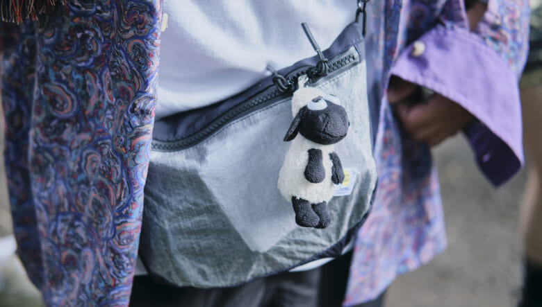 紫のペイズリー柄でオトナっぽく。-FUJI ROCK FESTIVAL ’25-