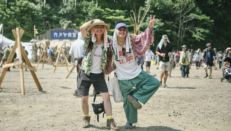 チェックポンチョが古着と相性抜群。-FUJI ROCK FESTIVAL ’25-