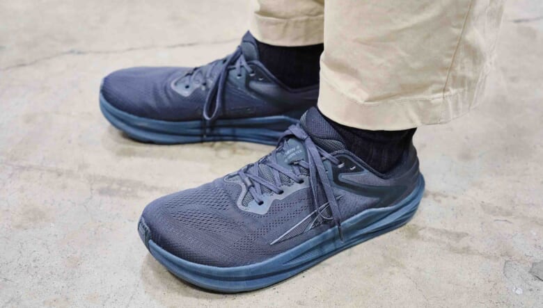 爽やかな青シャツと動きやすさを重視。-TOKYO OUTDOOR SHOW 2025-