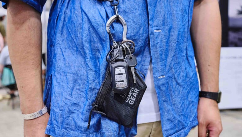 爽やかな青シャツと動きやすさを重視。-TOKYO OUTDOOR SHOW 2025-