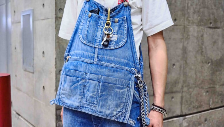 バンドTと小物使いで音楽好きをアピール。-TOKYO OUTDOOR SHOW 2025-