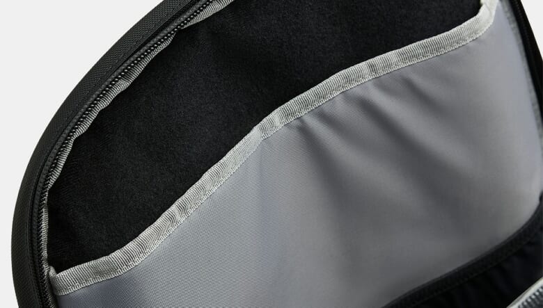 ピークパフォーマンスの新作バッグは、意外性たっぷりなビジネスリュック。ノウハウ詰まった渾身作。