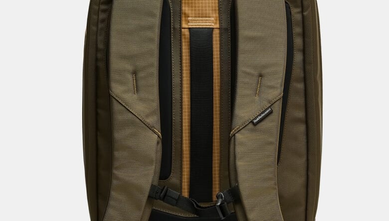 ピークパフォーマンスの新作バッグは、意外性たっぷりなビジネスリュック。ノウハウ詰まった渾身作。