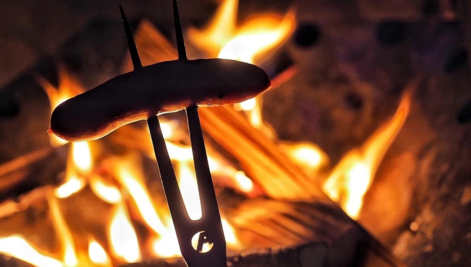 焚き火を純粋に楽しみたい。アシモクラフツの無骨ギアが秀逸。 | GO