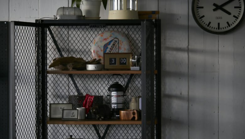 ギアや工具の格納は、CRASH GATEのラギッドな“メッシュラック”にお任せ！