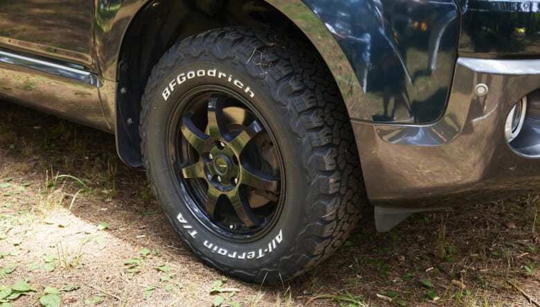 【’08 MITSUBISHI DELICA D:5】唯一無二なミニバンはフェイスデザインが◎。