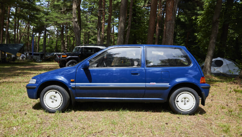 【’90 HONDA CITY】ダサカワな見た目に惚れた、レアカラーのレトロカー。