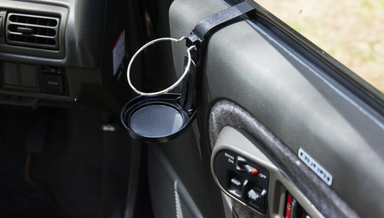 【’90 HONDA CITY】ダサカワな見た目に惚れた、レアカラーのレトロカー。