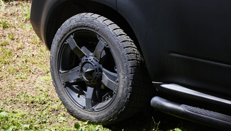 【’19 NISSAN MURANO】ロゴなしとマットな質感で、アメリカンなSUV仕上げ。