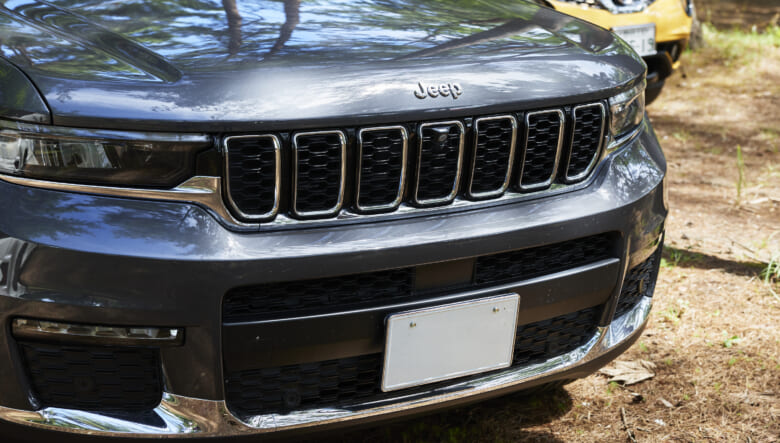 ’23 JEEP GRAND CHEROKEE LプレミアムSUVならではのラグジュアリーさを活かす。