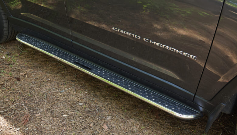 ’23 JEEP GRAND CHEROKEE LプレミアムSUVならではのラグジュアリーさを活かす。