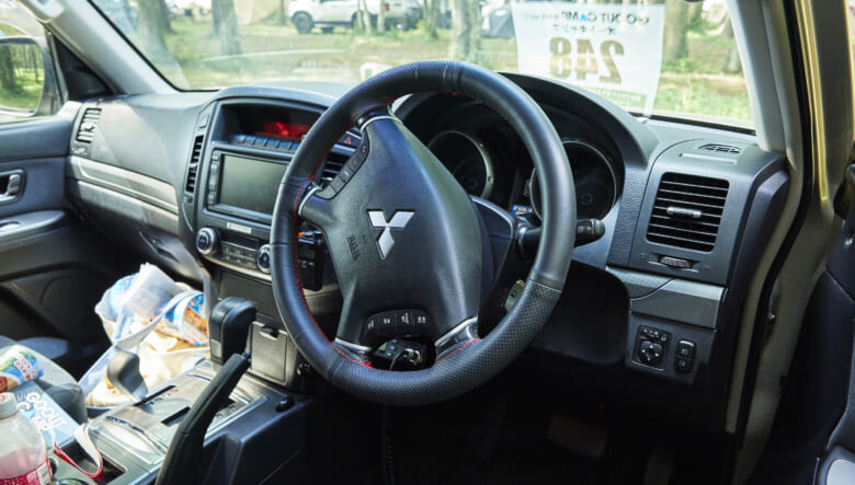 【’06 MITSUBISHI PAJERO EXCEED】こだわりのモデルセレクト、無線機の車載にも注目。