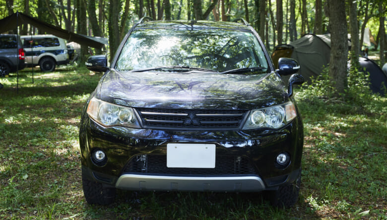 【’07 MITSUBISHI OUTLANDER】キャンプのために選んだ、スタイリッシュなSUV。